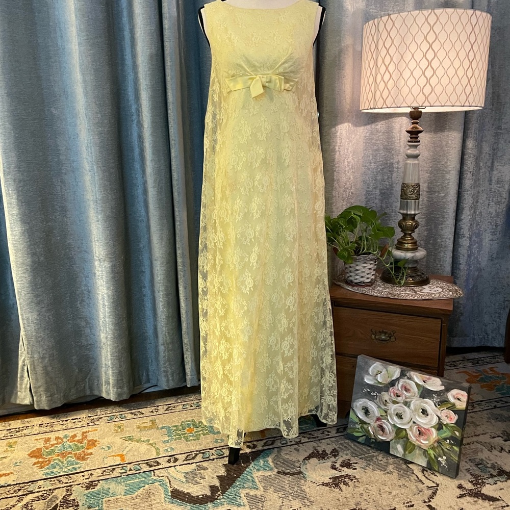 Vintage60s YellowMaxi, w/ laceoverlay, empirewaste